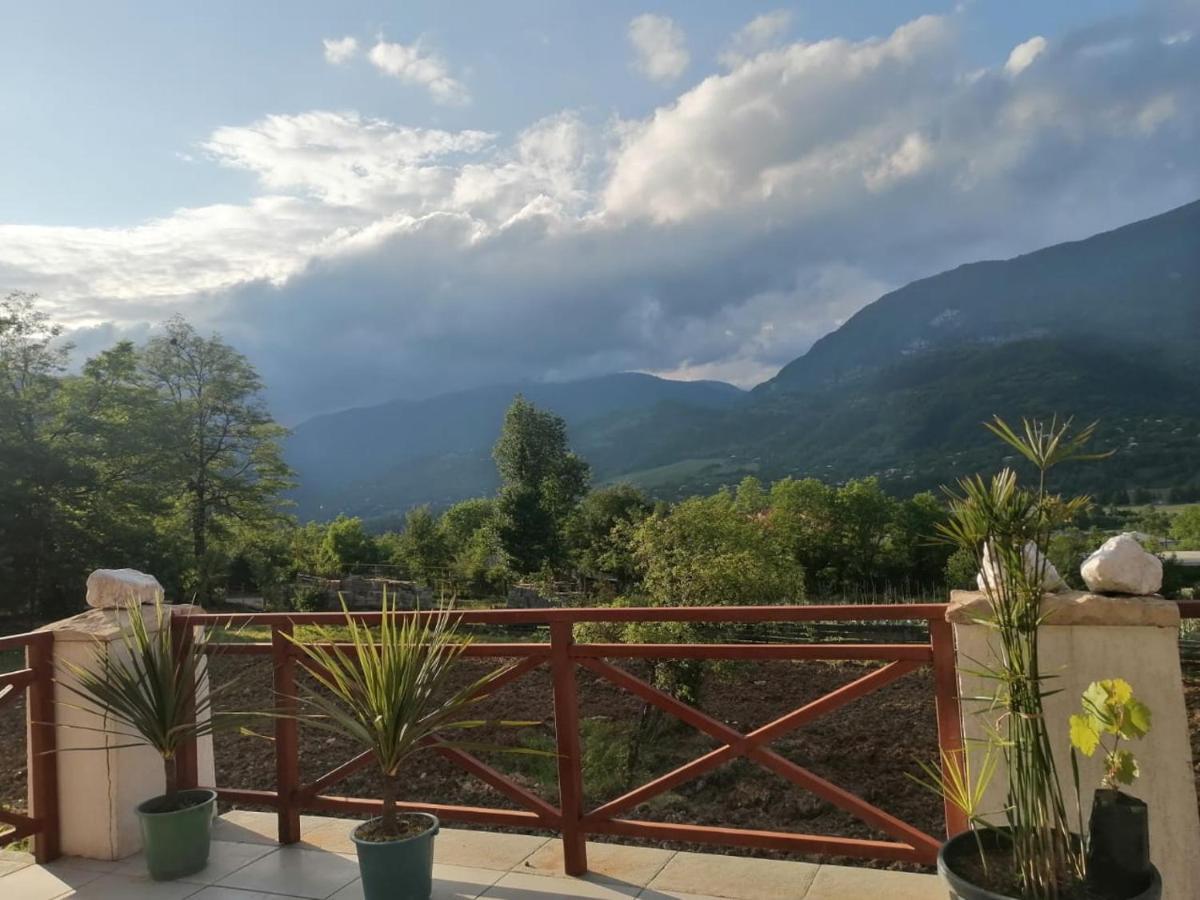 Hotel Belvedere à Ambrolaouri Extérieur photo